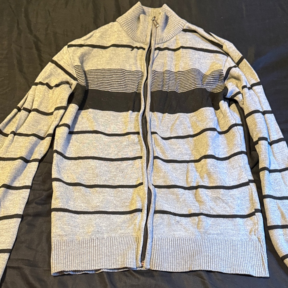 TRUE ROCK Men's Zip Up Sweater in Gray and Black